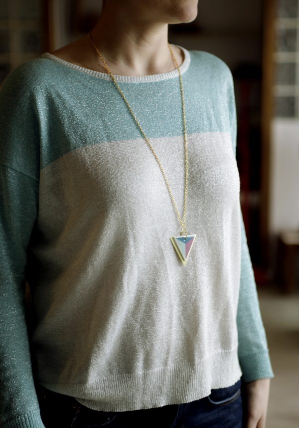 collar largo triángulo de colores