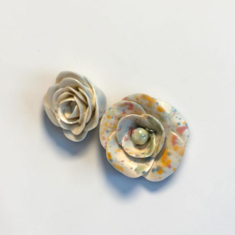 imagen de rosa de porcelana para curso construcción de flores